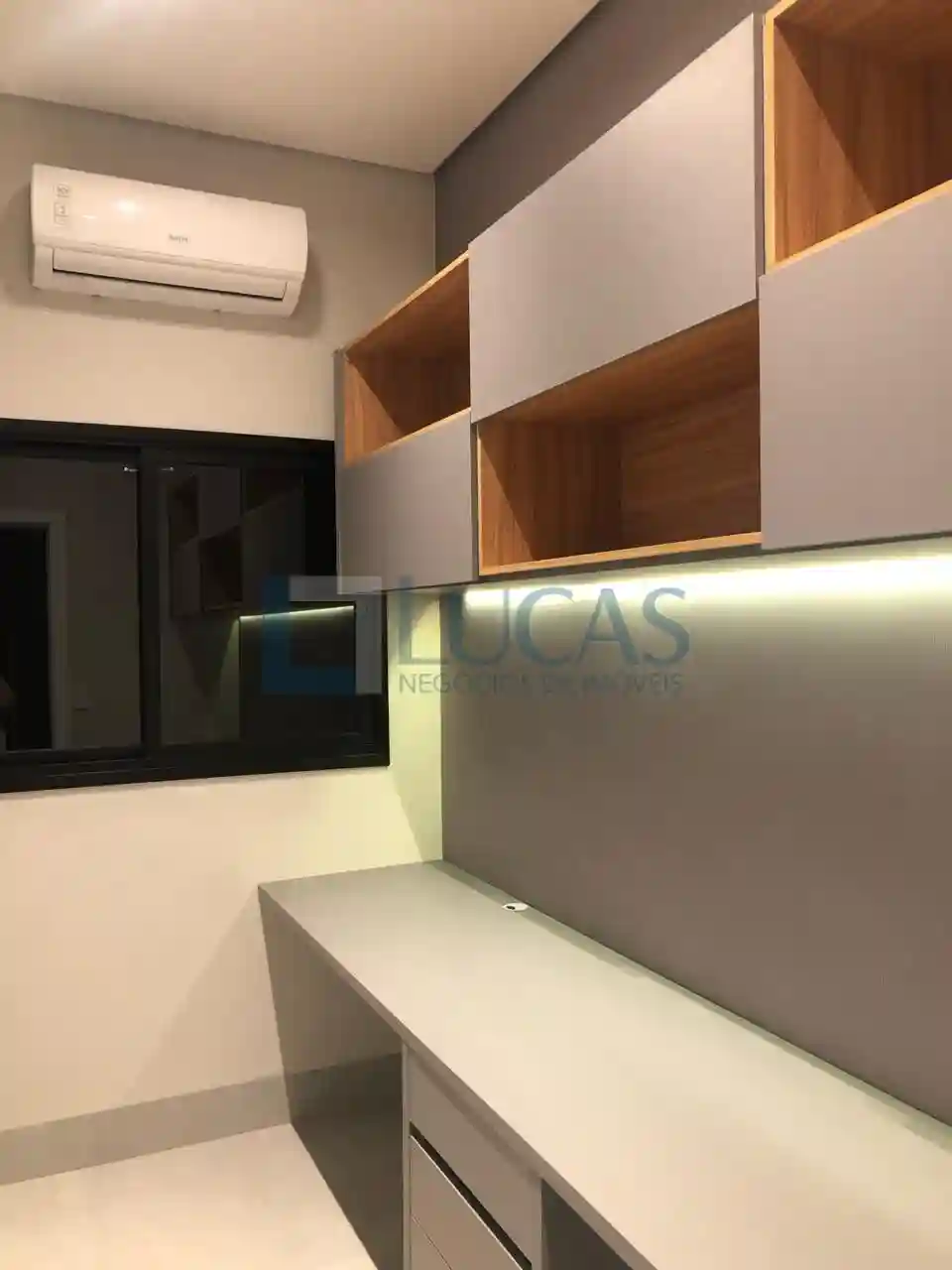 Casa de Condomínio com 3 quartos à venda, 228m² — foto 4 de 15