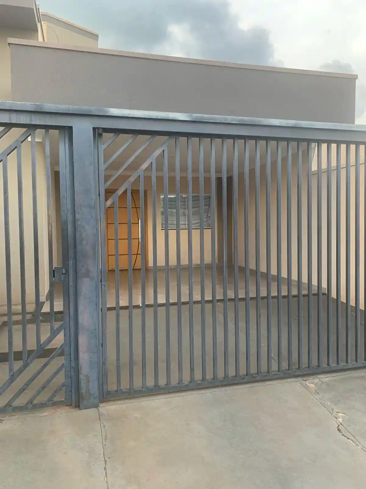 Casa com 3 quartos à venda, 122m² — foto 1 de 9