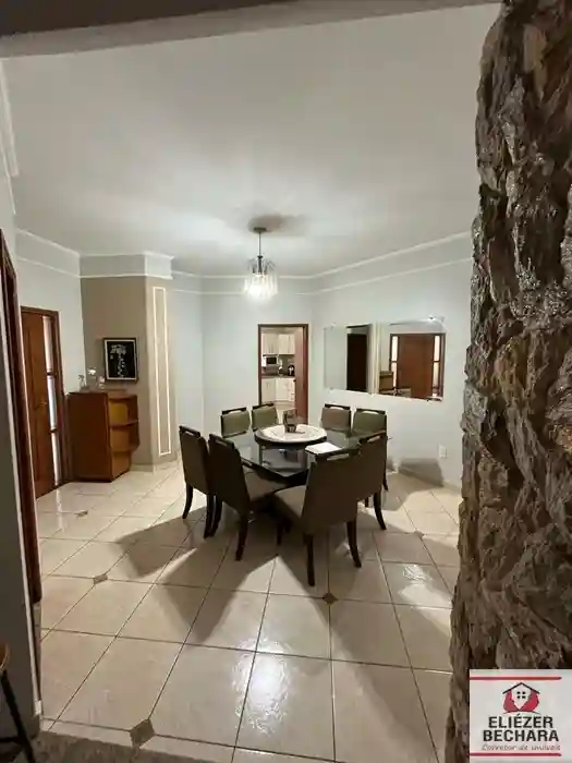 Casa com 3 quartos à venda, 220m² — foto 13 de 18