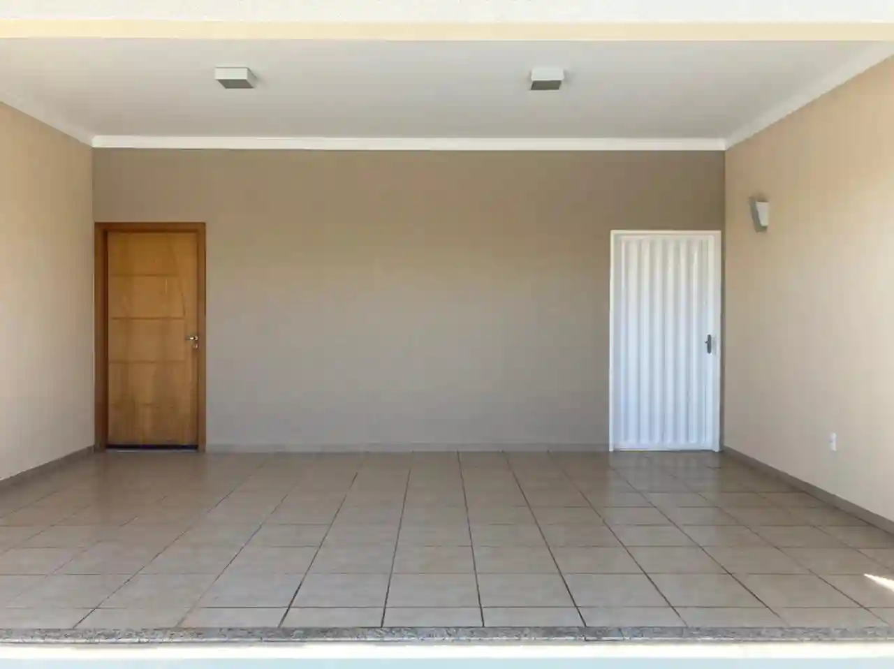 Casa com 3 quartos à venda, 145m² — foto 2 de 23