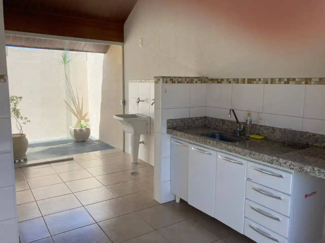 Casa com 3 quartos à venda, 145m² — foto 9 de 23