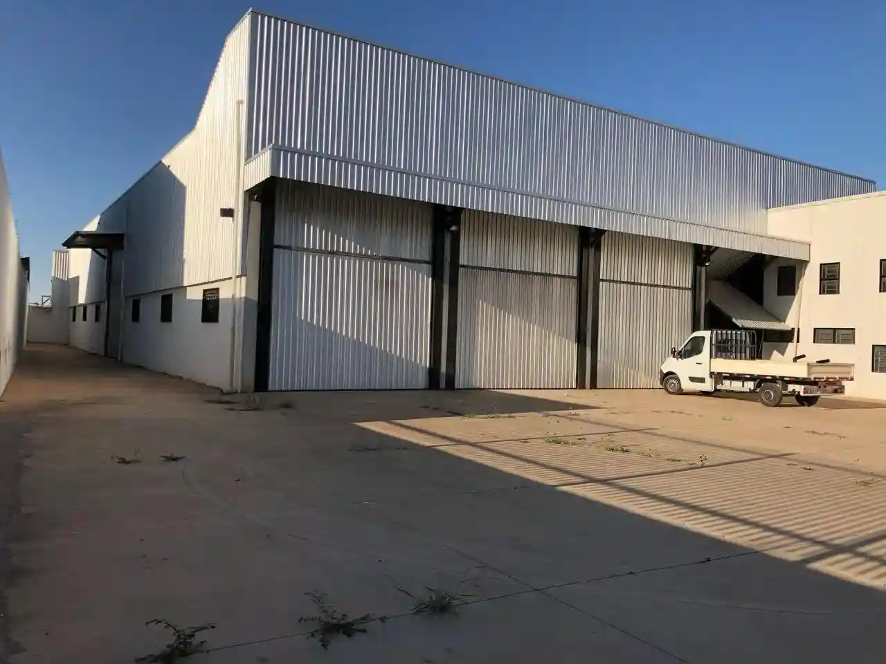 Galpão / Depósito / Armazém  para aluguel, 1250m² — foto 1 de 11