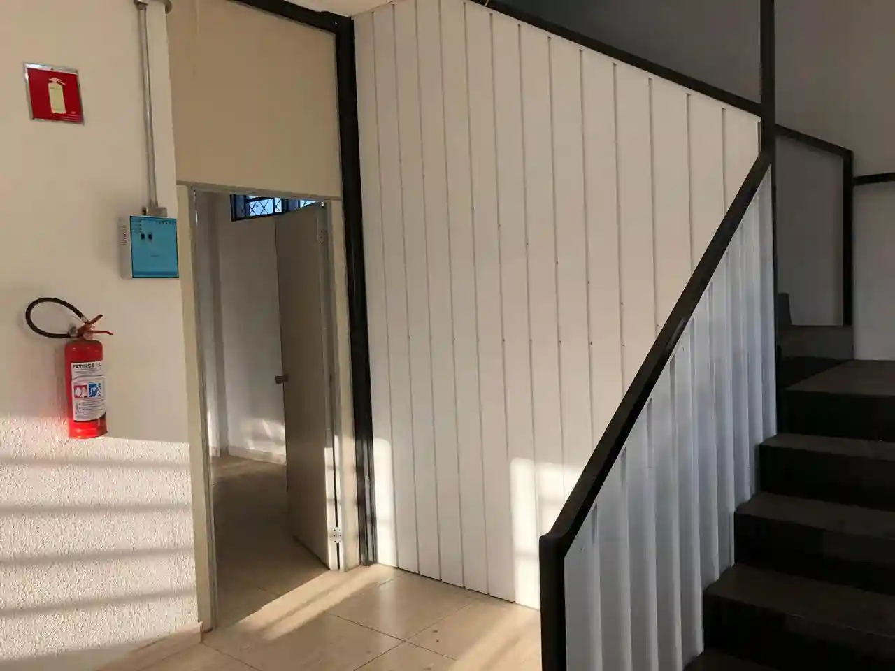 Galpão / Depósito / Armazém  para aluguel, 1250m² — foto 3 de 11