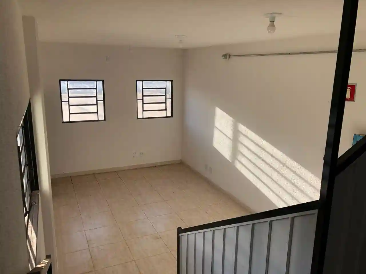 Galpão / Depósito / Armazém  para aluguel, 1250m² — foto 8 de 11