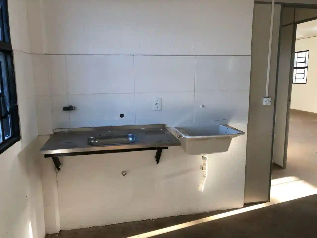 Galpão / Depósito / Armazém  para aluguel, 1250m² — foto 6 de 11