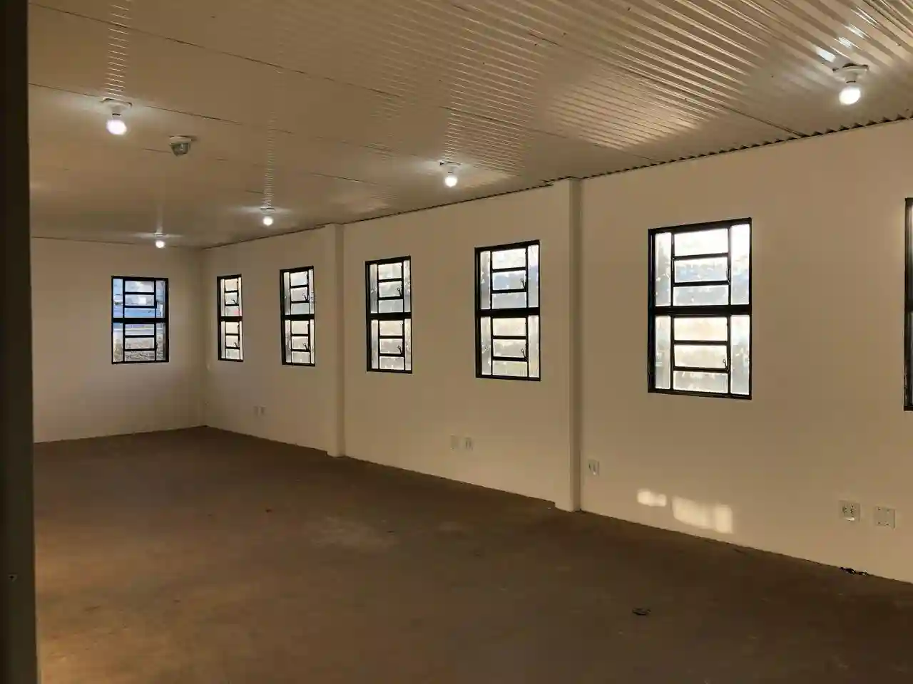 Galpão / Depósito / Armazém  para aluguel, 1250m² — foto 9 de 11