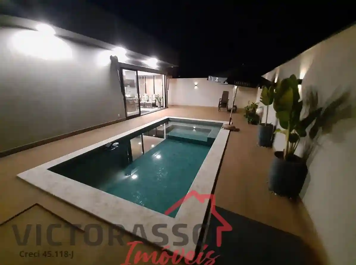Casa com 3 quartos à venda, 360m² — foto 1 de 18