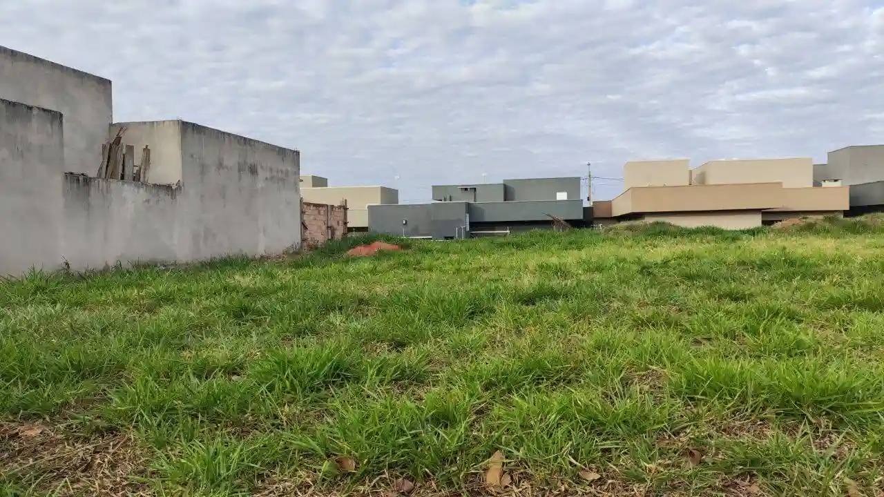 Terreno / Lote / Condomínio  à venda, 253m² — foto 5 de 5