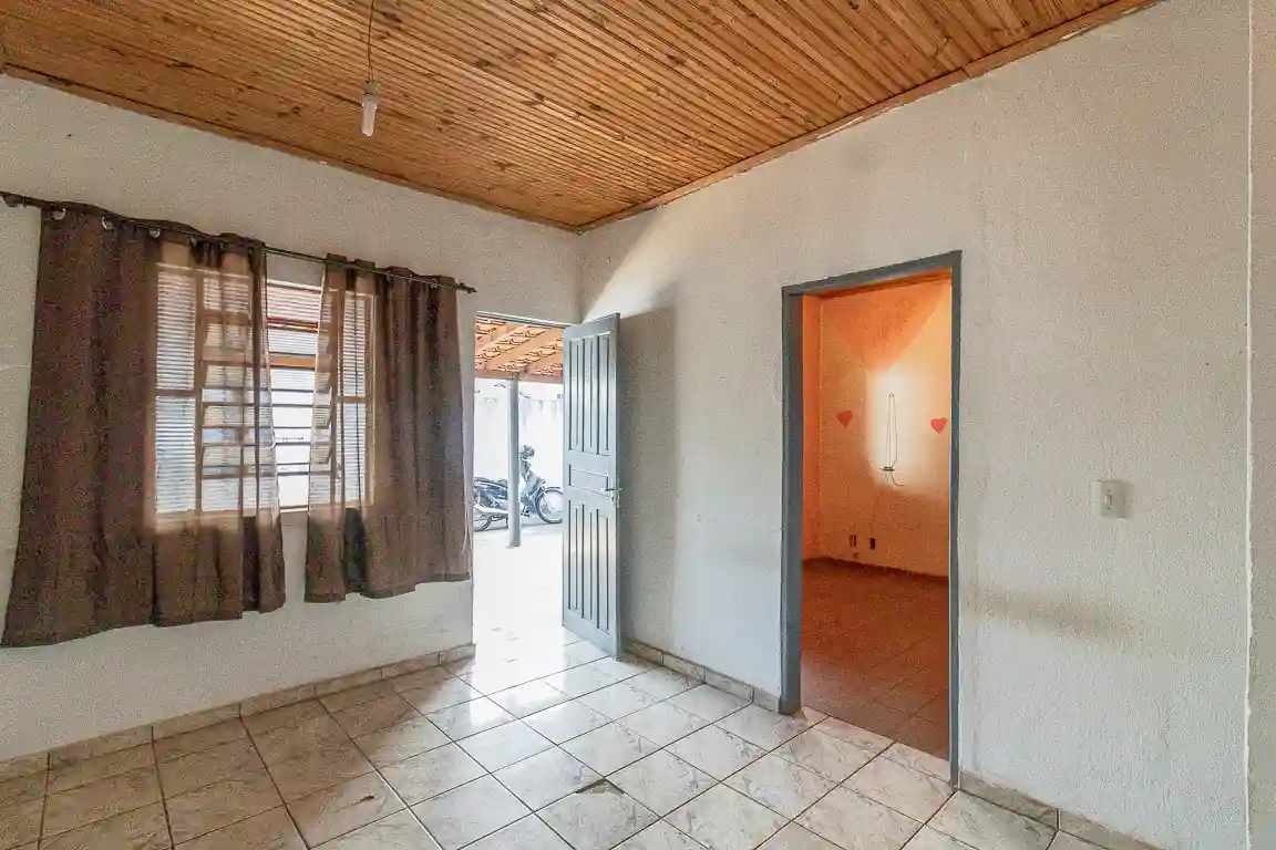 Casa com 2 quartos à venda, 200m² — foto 2 de 17
