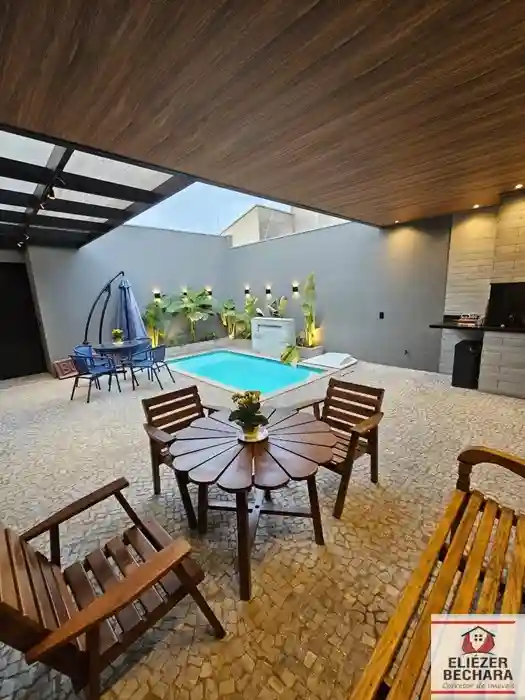 Casa com 3 quartos à venda, 130m² — foto 2 de 26