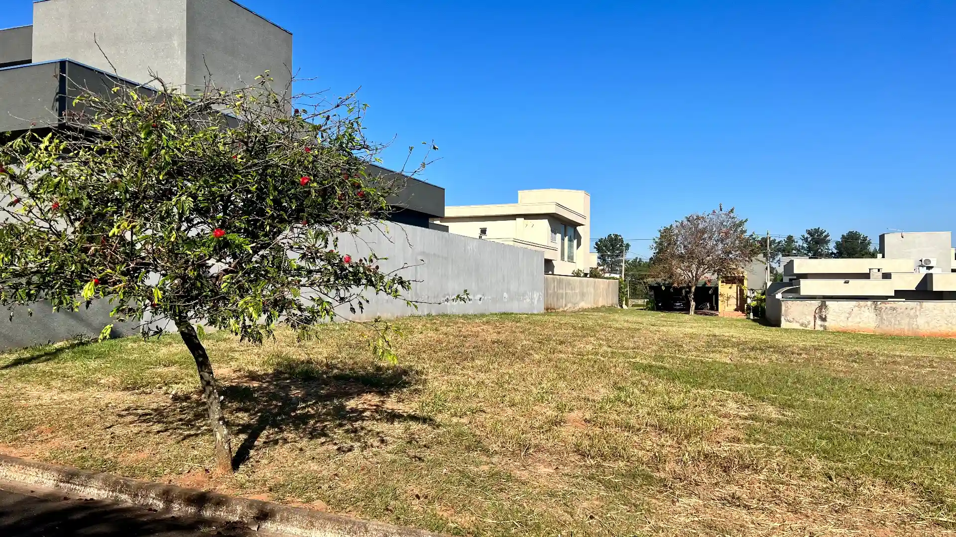 Terreno / Lote / Condomínio  à venda, 360m² — foto 3 de 12