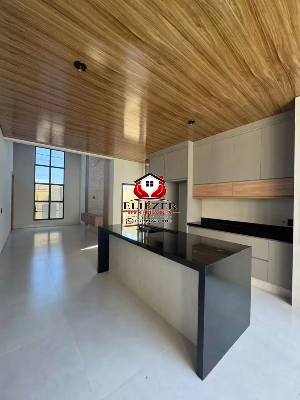 Casa com 3 quartos à venda, 128m² — foto 2 de 13