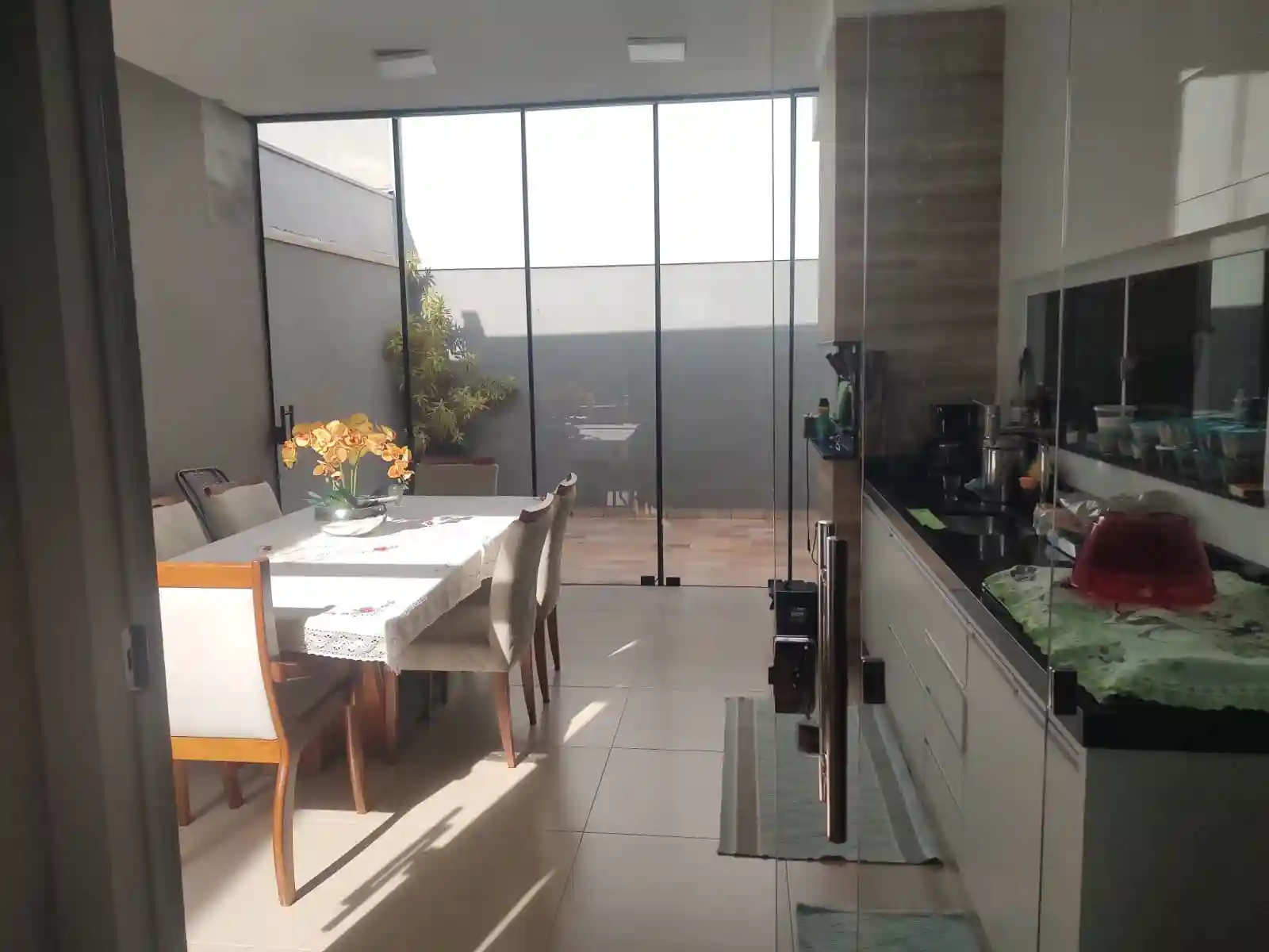 Casa de Condomínio com 3 quartos à venda, 253m² — foto 14 de 17
