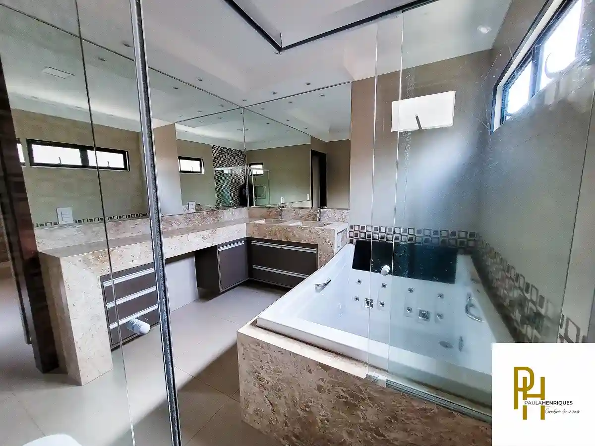 Casa de Condomínio com 3 quartos à venda, 253m² — foto 18 de 28