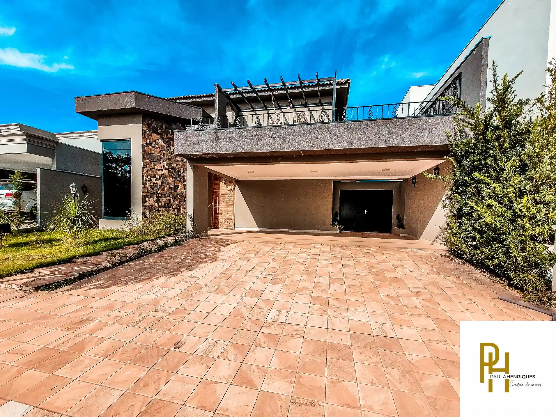 Casa de Condomínio com 3 quartos à venda, 253m² — foto 1 de 28