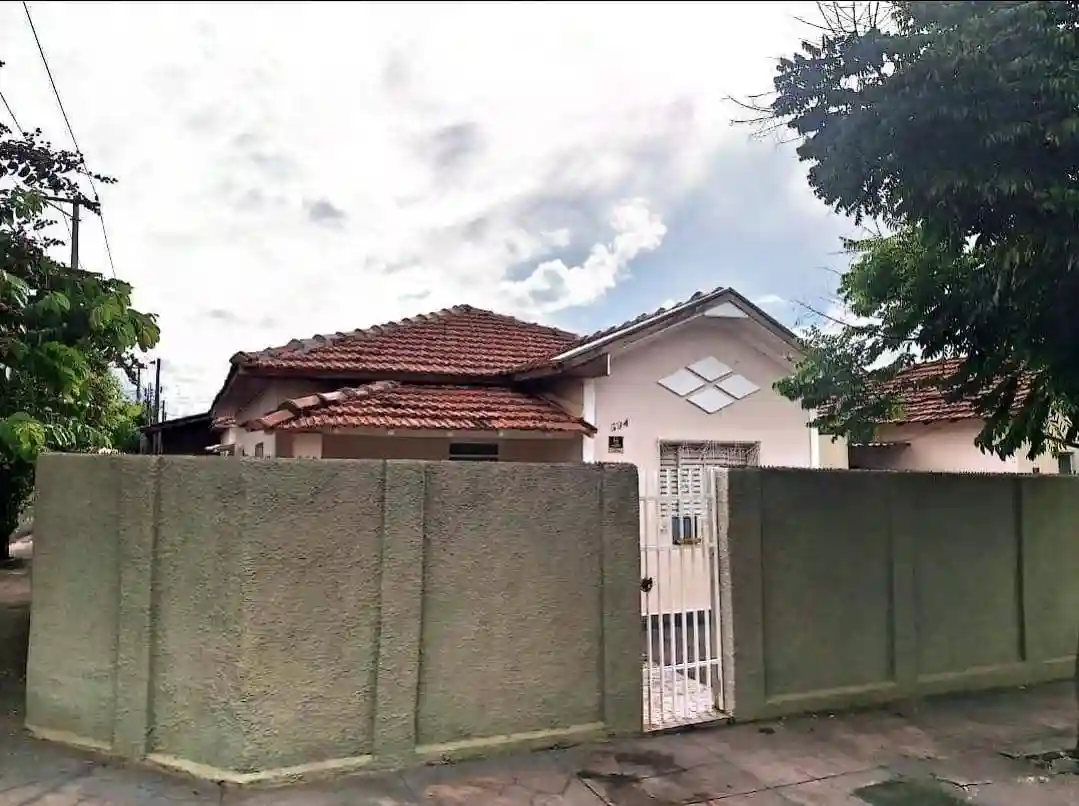 Casa com 3 quartos à venda, 242m² — foto 1 de 11