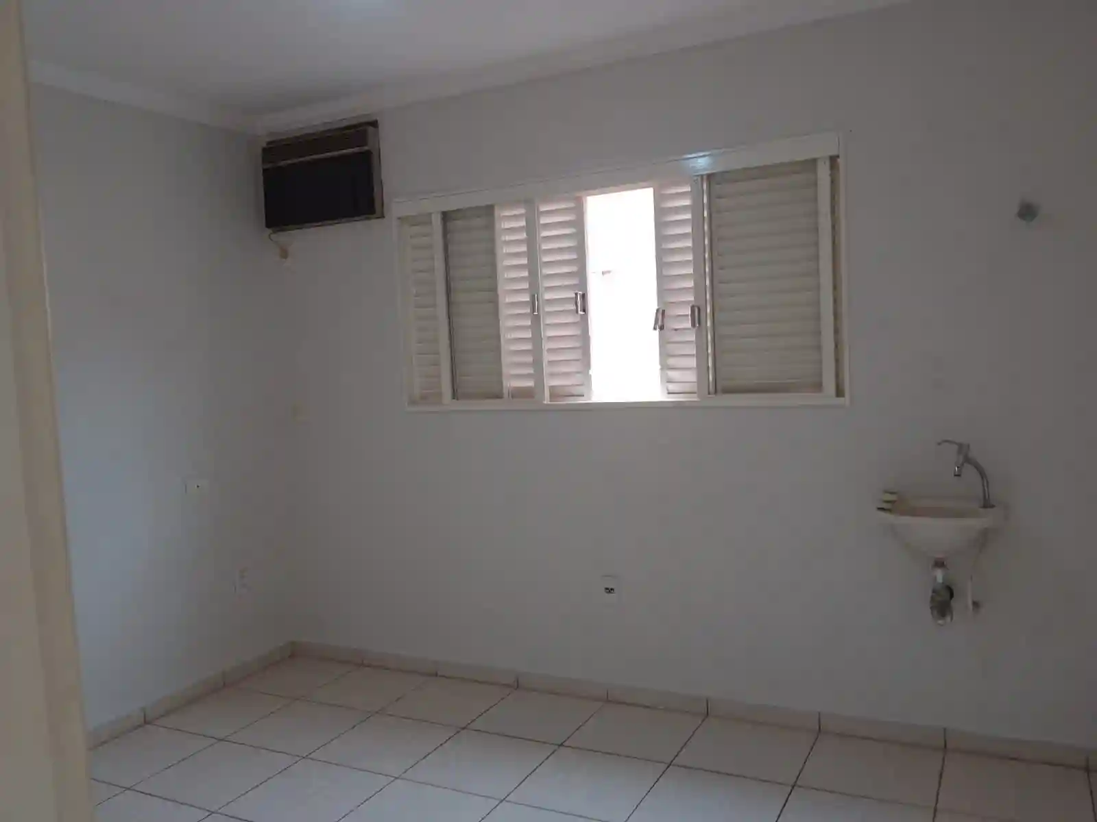 Loja / Salão / Ponto Comercial para aluguel, 200m² — foto 9 de 22