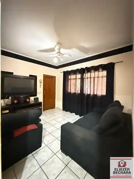 Casa com 3 quartos à venda, 200m² — foto 2 de 26