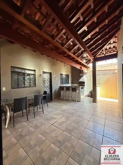 Casa com 3 quartos à venda, 200m² — foto 1 de 26