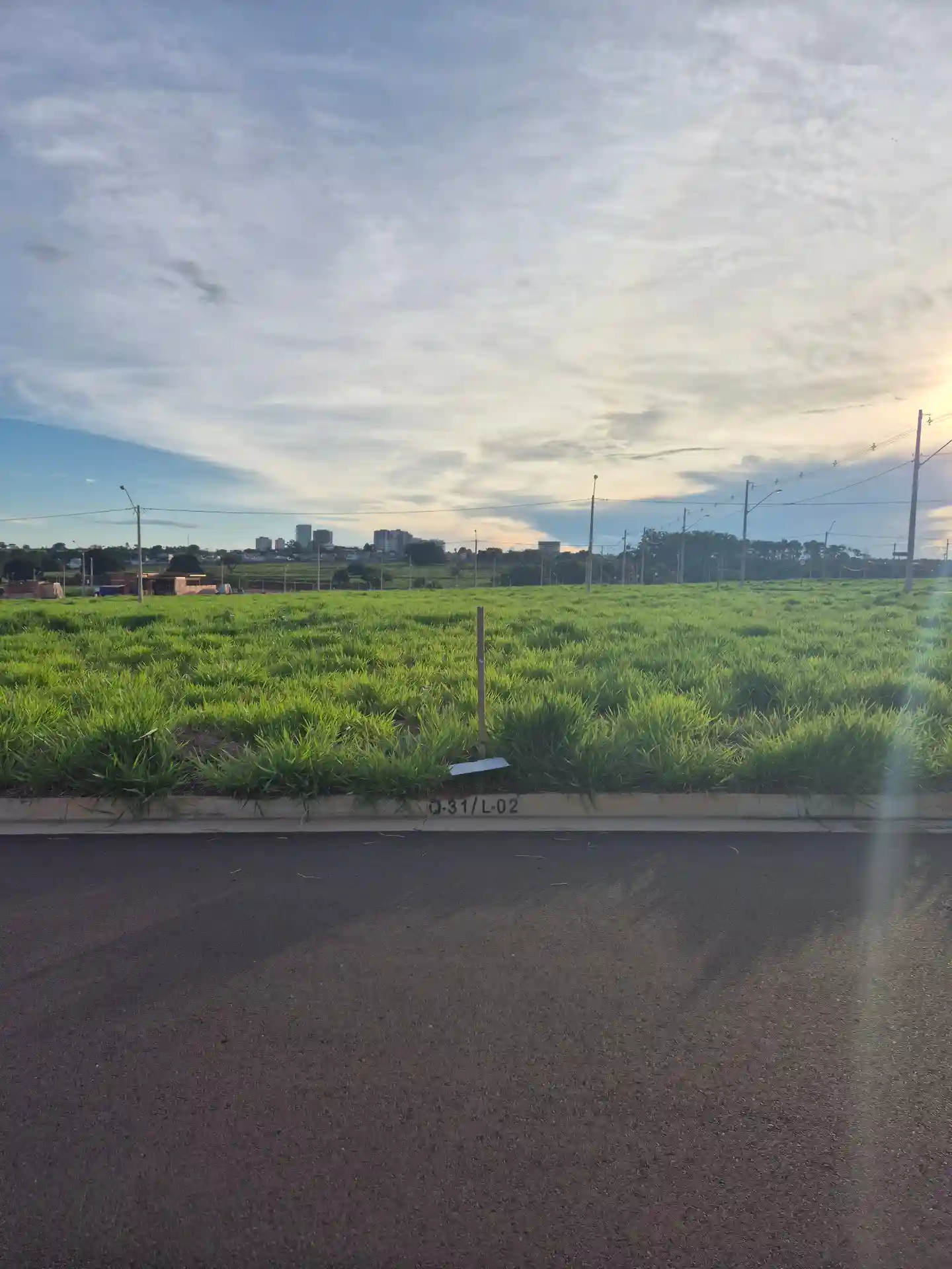 Terreno / Lote / Condomínio  à venda, 242m² — foto 2 de 5