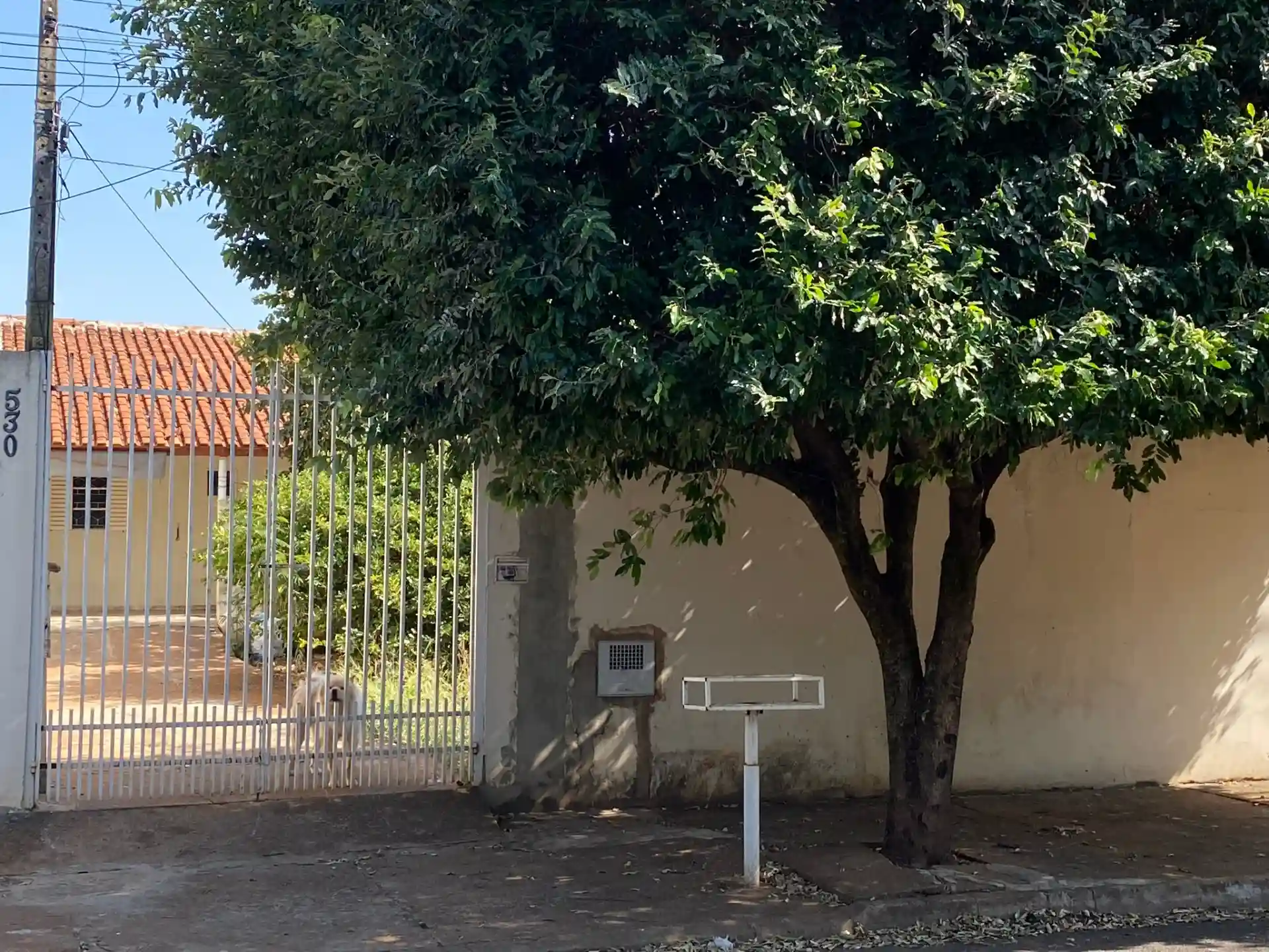 Casa com 1 quarto à venda, 200m² — foto 2 de 4