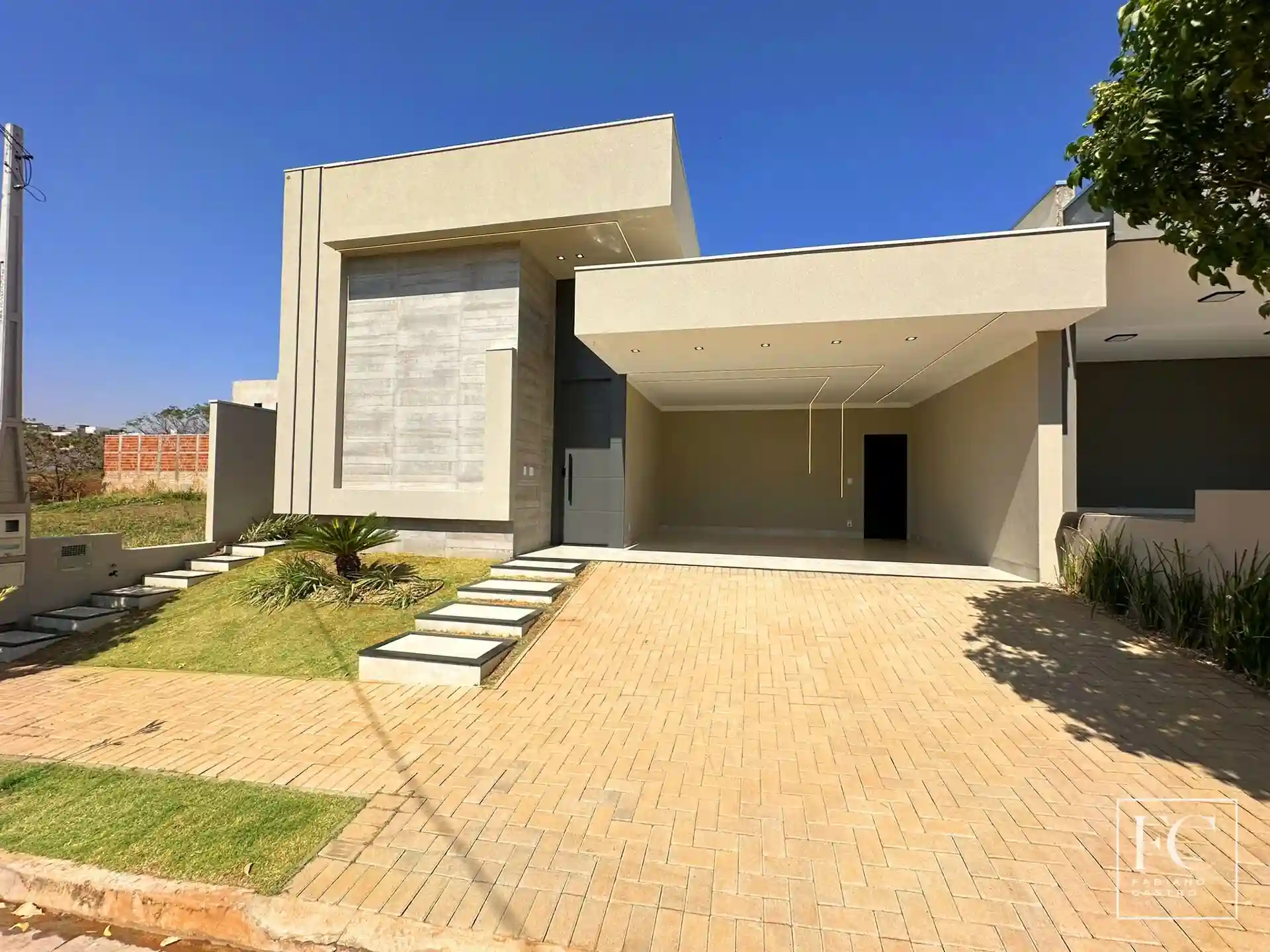 Casa de Condomínio com 3 quartos à venda, 165m² — foto 1 de 24