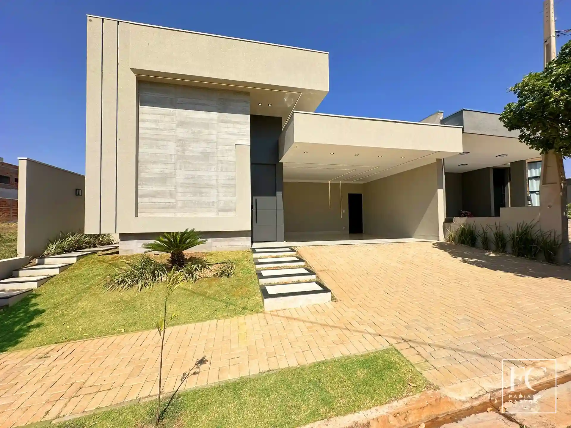 Casa de Condomínio com 3 quartos à venda, 165m² — foto 2 de 24