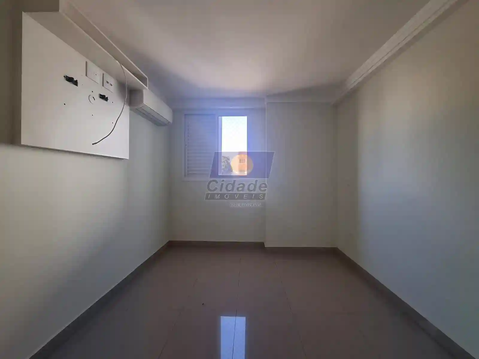 Apartamento com 2 quartos à venda, 68m² — foto 1 de 18
