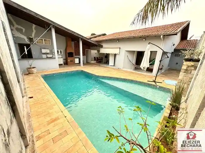 Casa com 3 quartos à venda, 300m² — foto 24 de 29