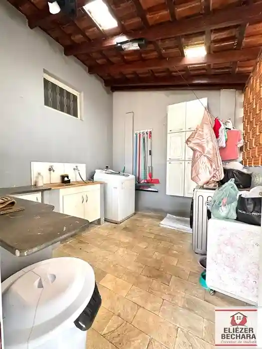Casa com 3 quartos à venda, 300m² — foto 28 de 29