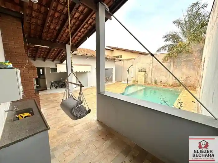 Casa com 3 quartos à venda, 300m² — foto 27 de 29