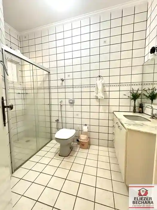 Casa com 3 quartos à venda, 300m² — foto 16 de 29
