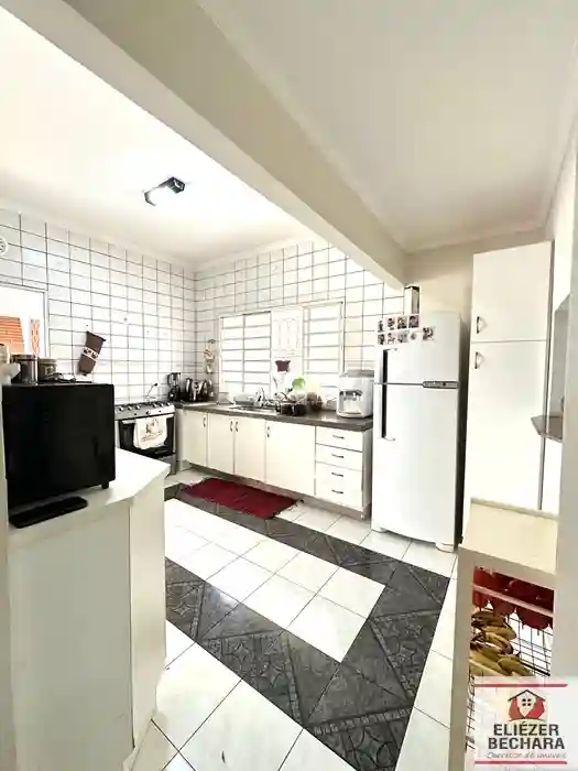 Casa com 3 quartos à venda, 300m² — foto 14 de 29