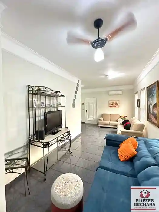 Casa com 3 quartos à venda, 300m² — foto 3 de 29