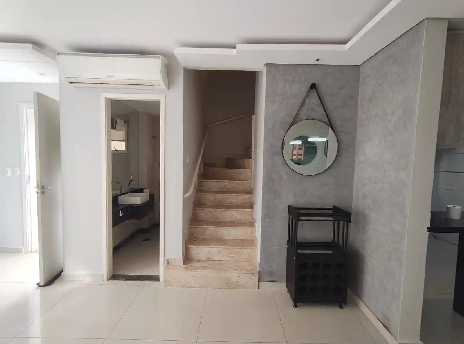 Casa de Condomínio com 3 quartos à venda, 129m² — foto 2 de 9
