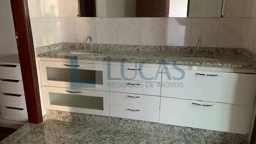 Apartamento com 4 quartos à venda, 255m² — foto 16 de 21