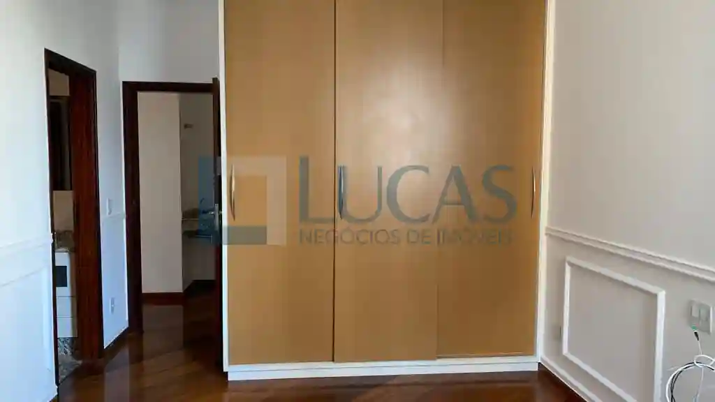 Apartamento com 4 quartos à venda, 255m² — foto 17 de 21