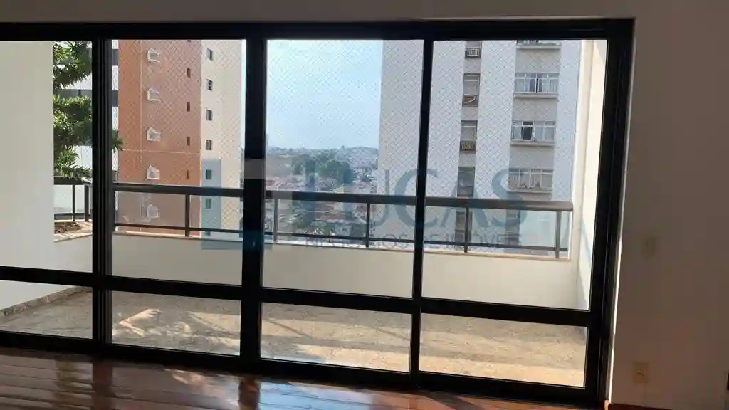Apartamento com 4 quartos à venda, 255m² — foto 1 de 21