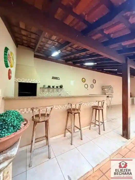 Casa com 3 quartos à venda, 280m² — foto 14 de 35