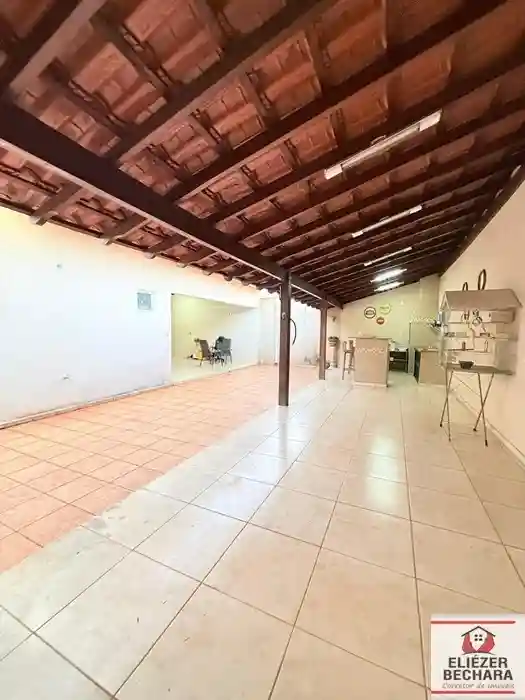 Casa com 3 quartos à venda, 280m² — foto 29 de 35