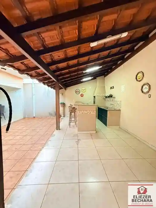 Casa com 3 quartos à venda, 280m² — foto 22 de 35