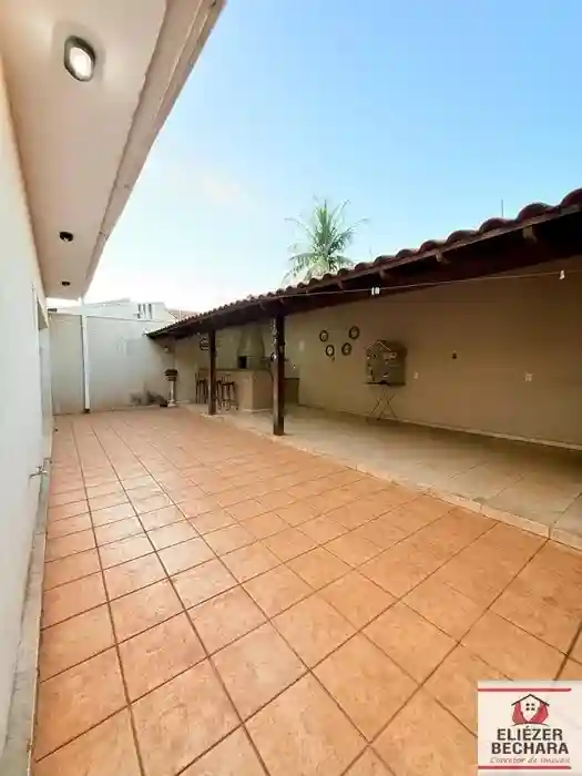 Casa com 3 quartos à venda, 280m² — foto 16 de 35