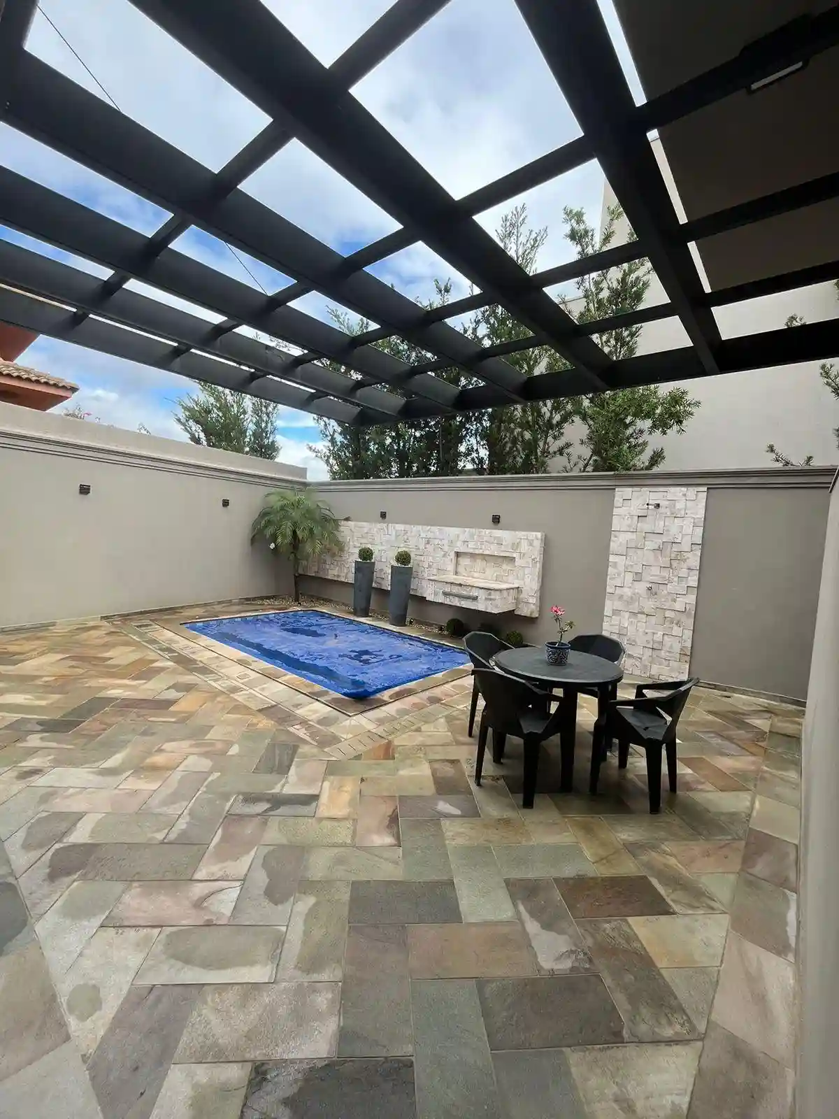 Casa de Condomínio com 3 quartos à venda, 200m² — foto 3 de 24