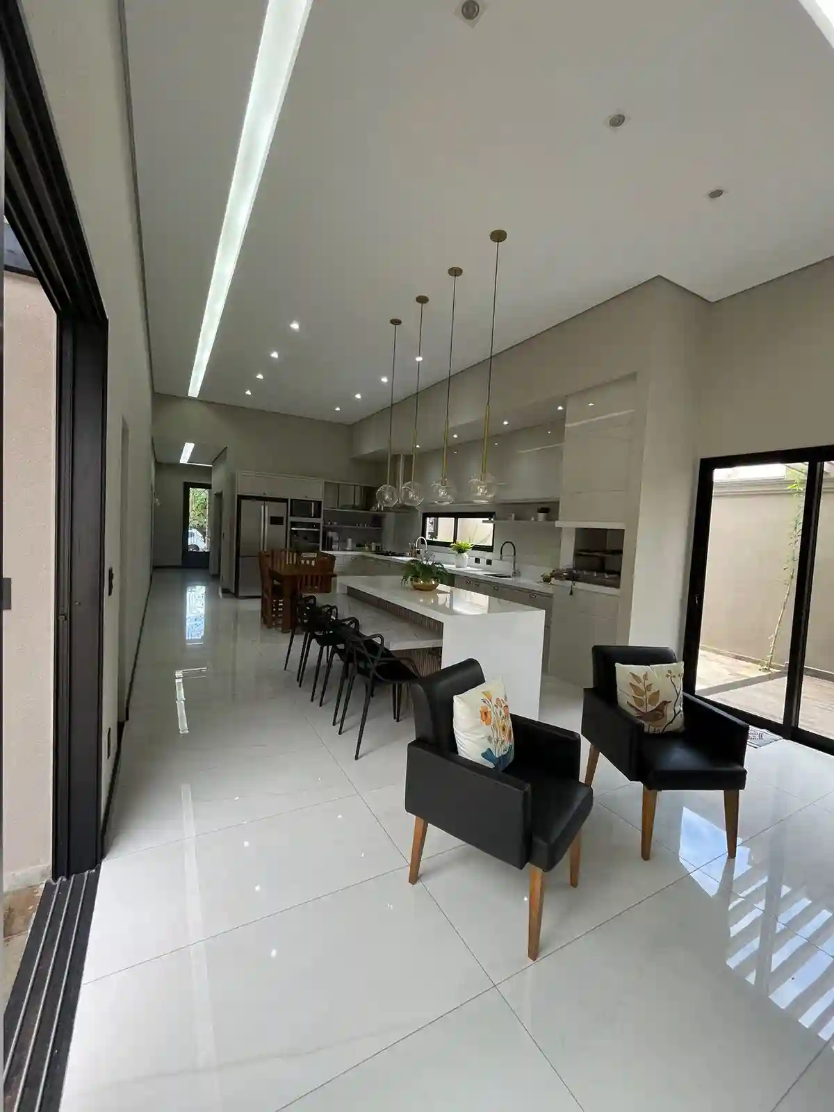 Casa de Condomínio com 3 quartos à venda, 200m² — foto 16 de 24