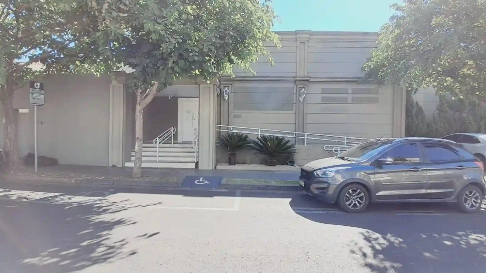 Casa Comercial  à venda, 484m² — foto 1 de 18