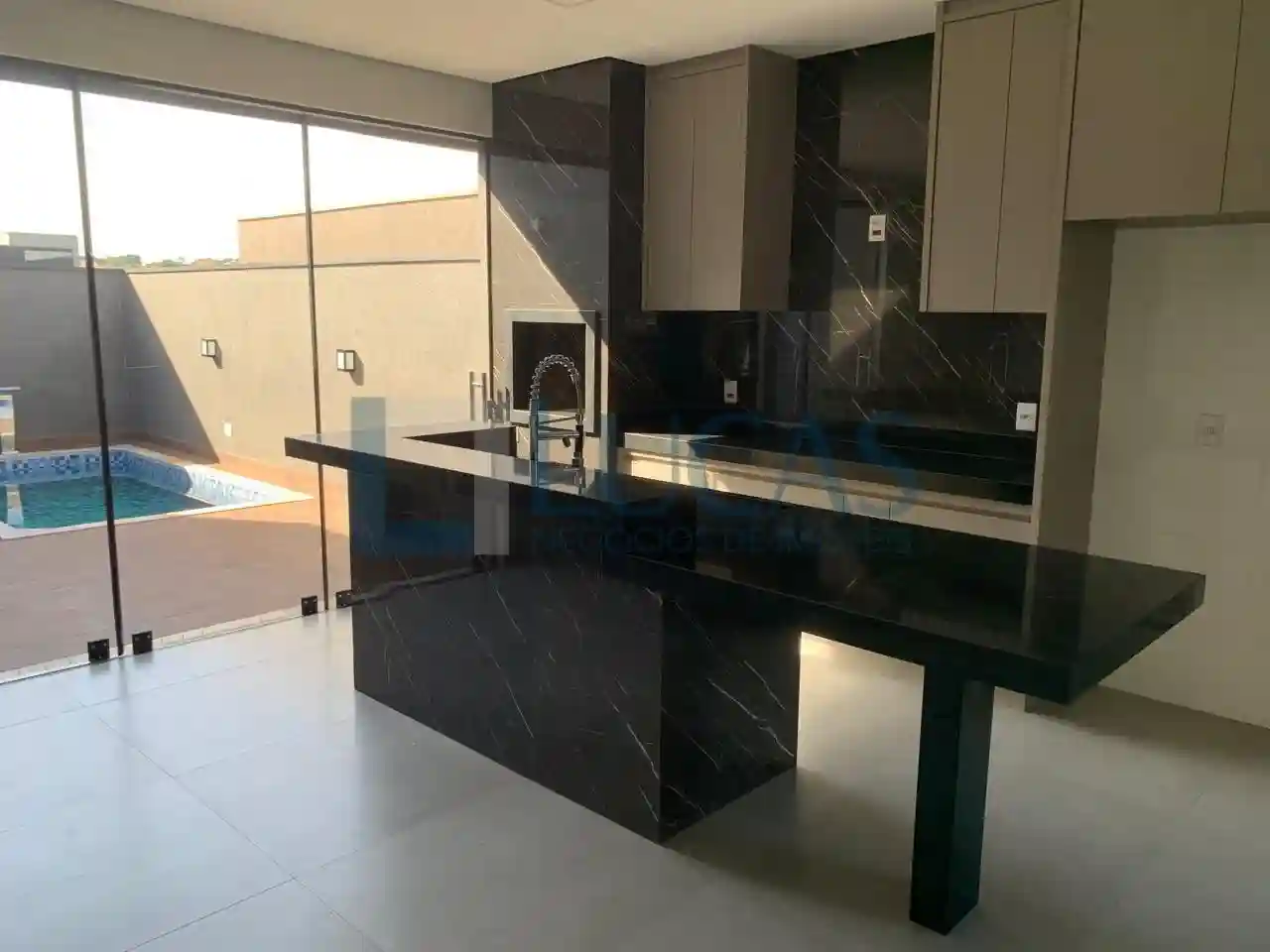 Casa de Condomínio com 3 quartos à venda, 185m² — foto 5 de 28