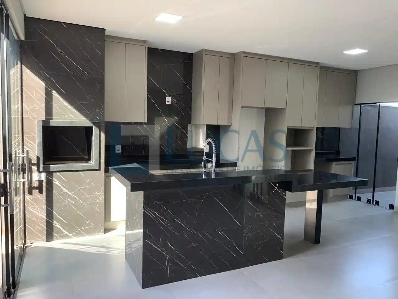 Casa de Condomínio com 3 quartos à venda, 185m² — foto 8 de 28