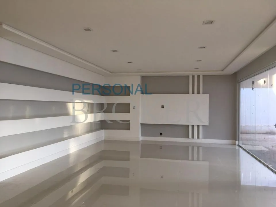 Casa à venda — foto 1 de 3