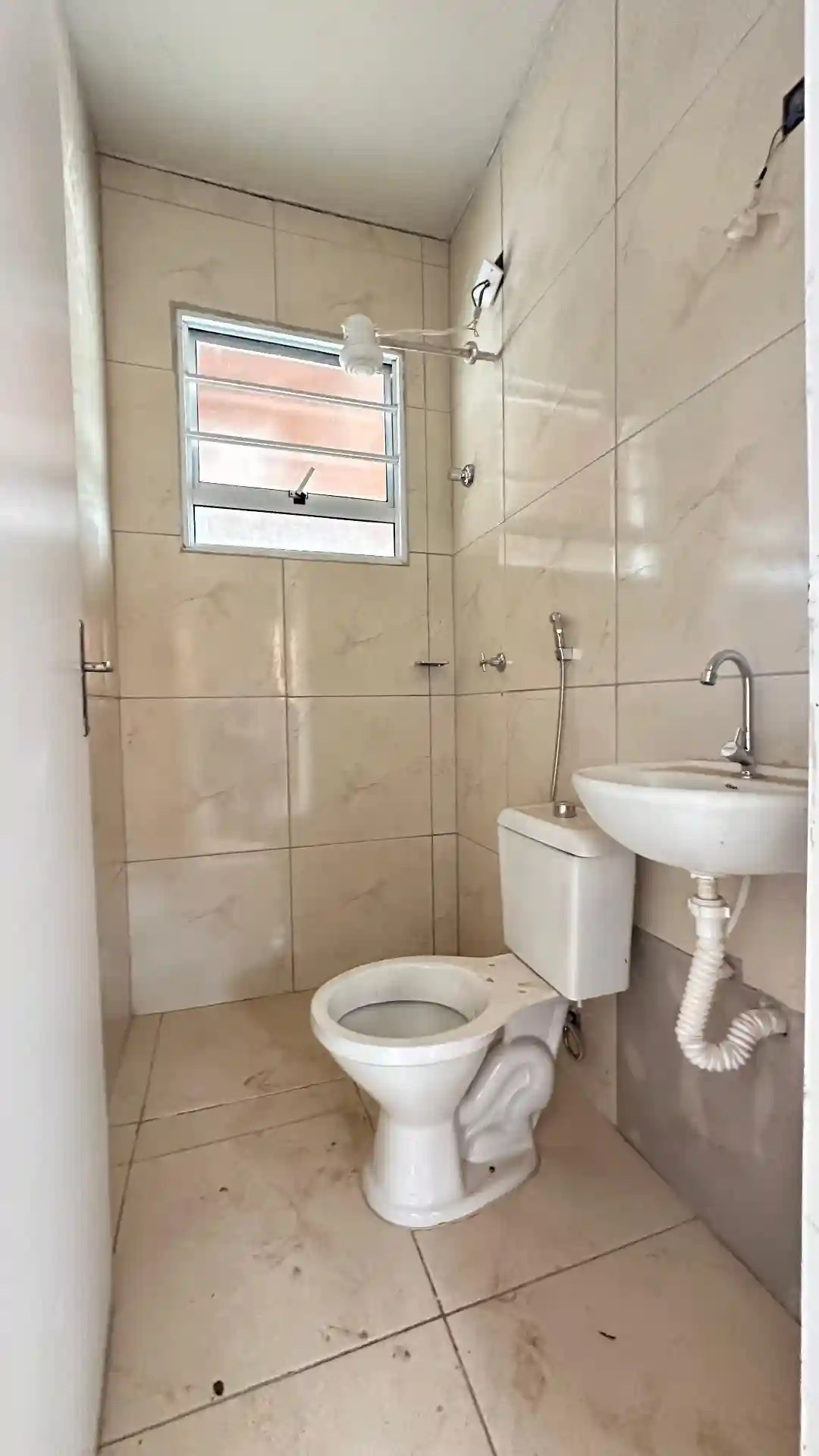 Casa com 2 quartos à venda, 70m² — foto 2 de 13