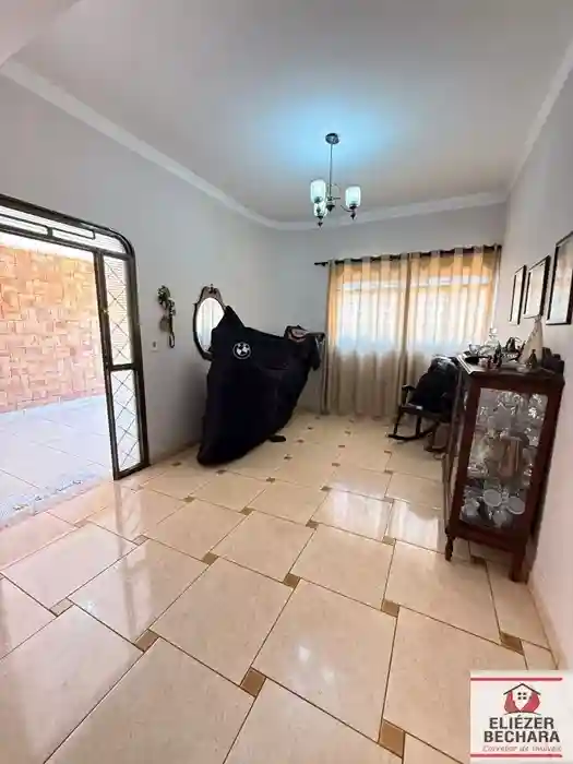 Casa com 3 quartos à venda, 290m² — foto 3 de 22